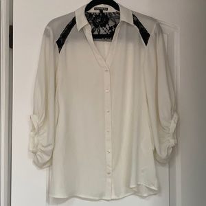 bubble sleeve collared blouse.